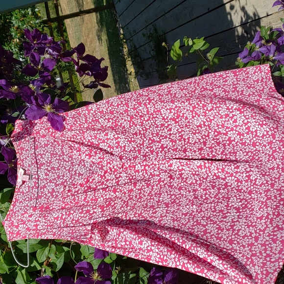 CANDIES HOT PINK Roses Print sleeveless Top SZ L Oversize NWOT - Picture 2 of 7